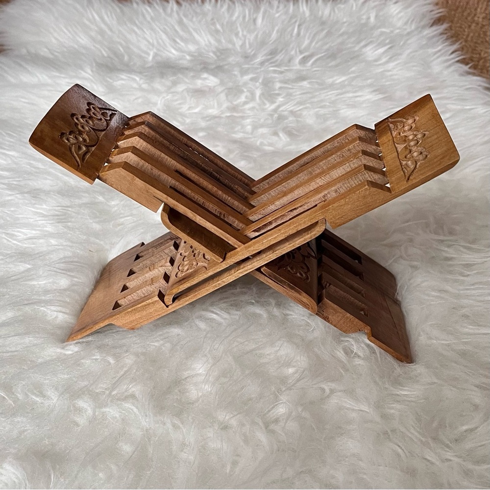 Hand carved Wooden Book Stand